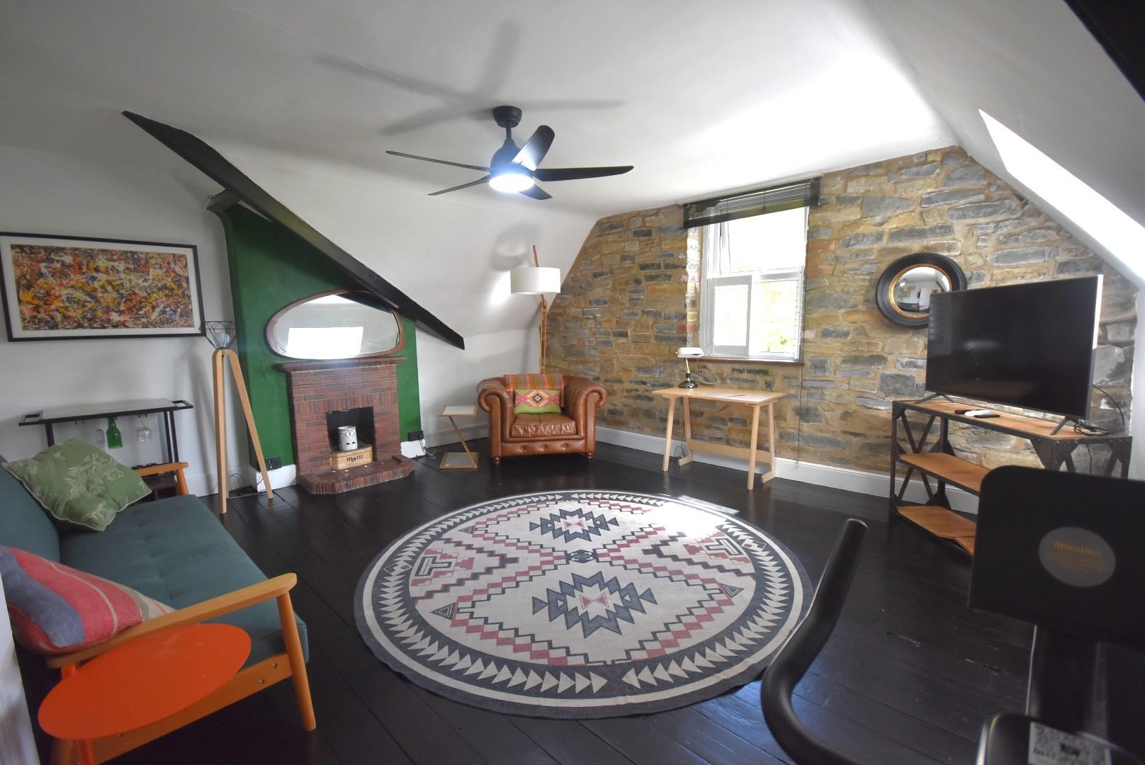 Second Floor Flat 27, Plymouth Road, Penarth, Vale Of Glamorgan, CF64 3DA